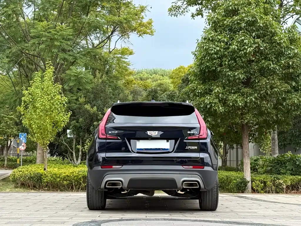 Cadillac XT4 — фото 8