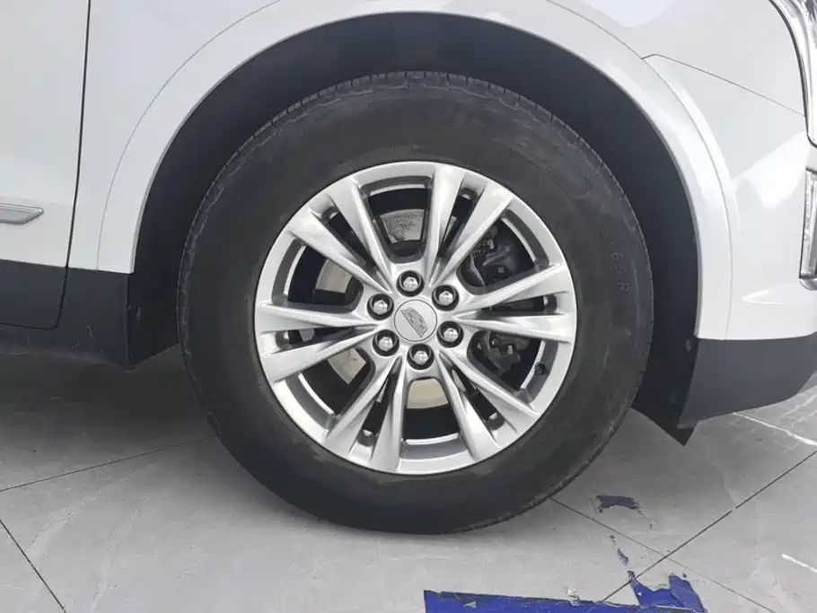 Cadillac XT5 — фото 6