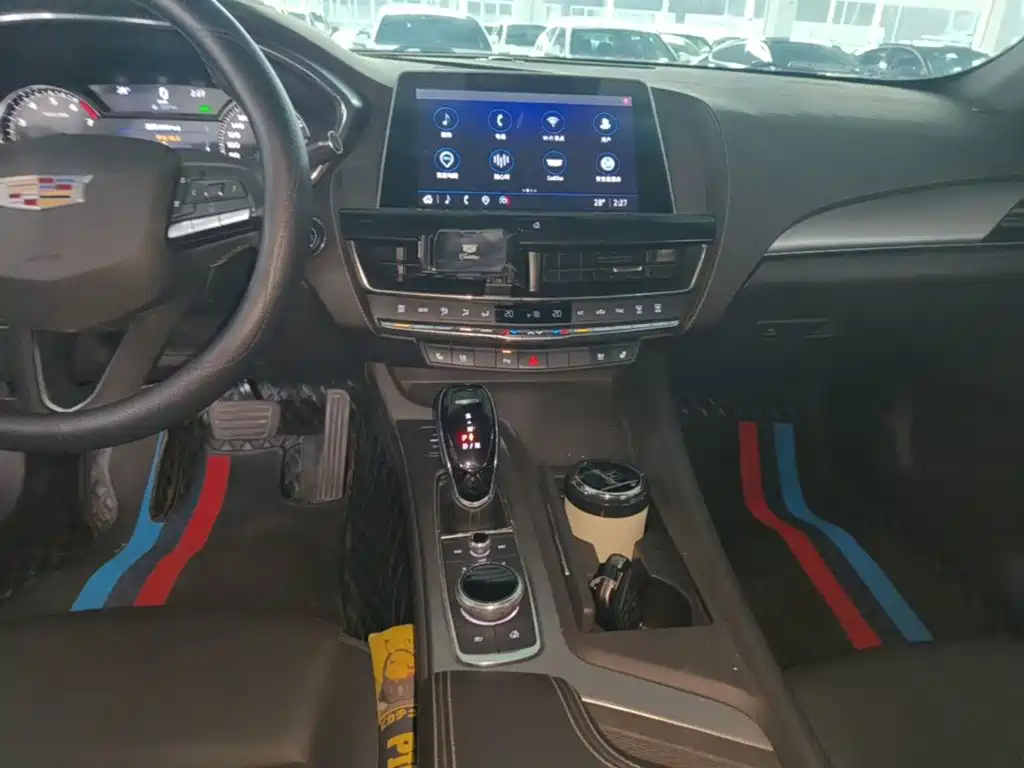 Cadillac CT5 — фото 13