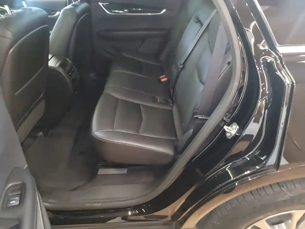 Cadillac XT5 — фото 17
