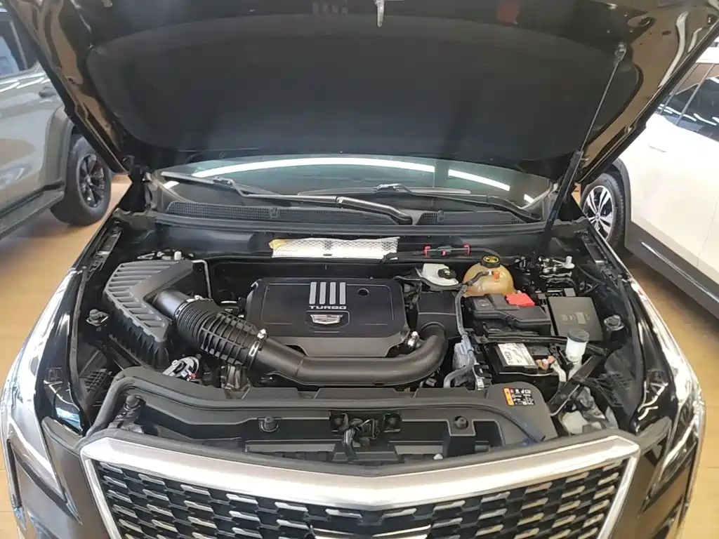Cadillac XT5 — фото 20