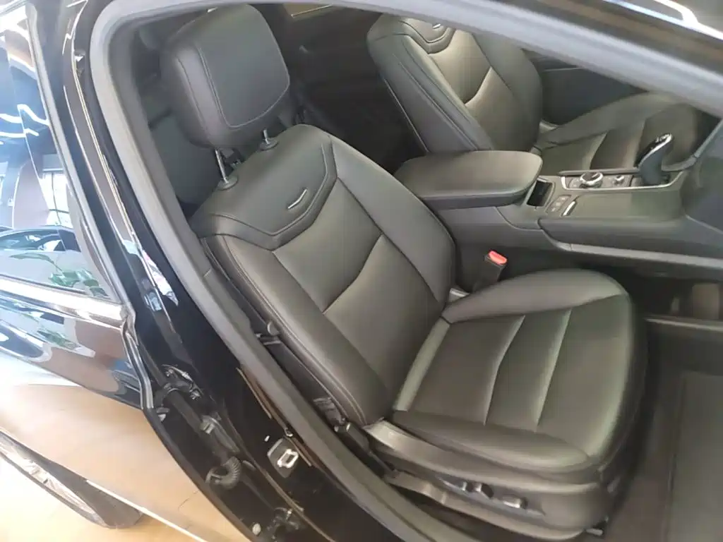 Cadillac XT5 — фото 25