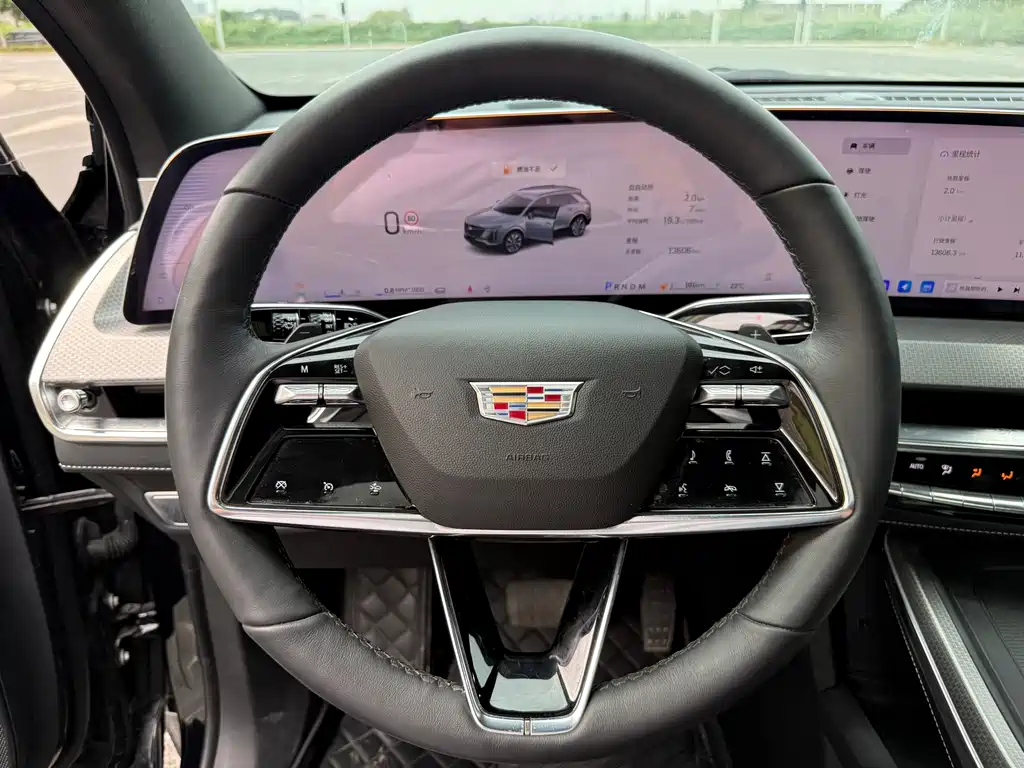 Cadillac XT5 — фото 5