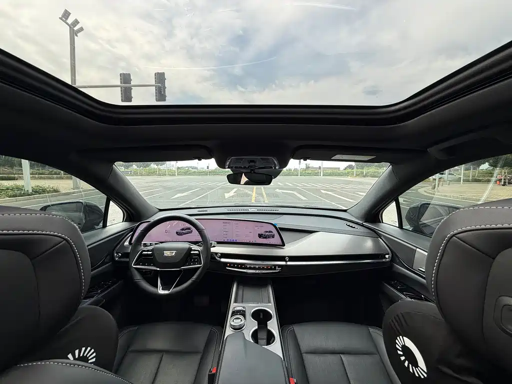 Cadillac XT5 — фото 8