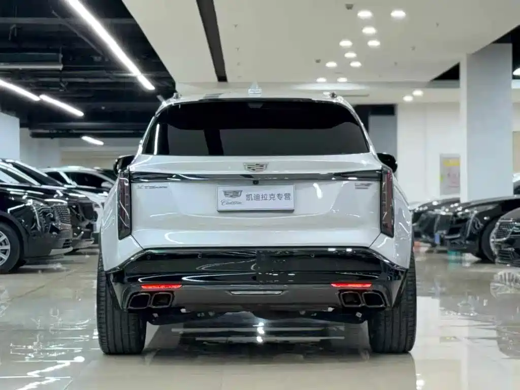 Cadillac XT5 — фото 8