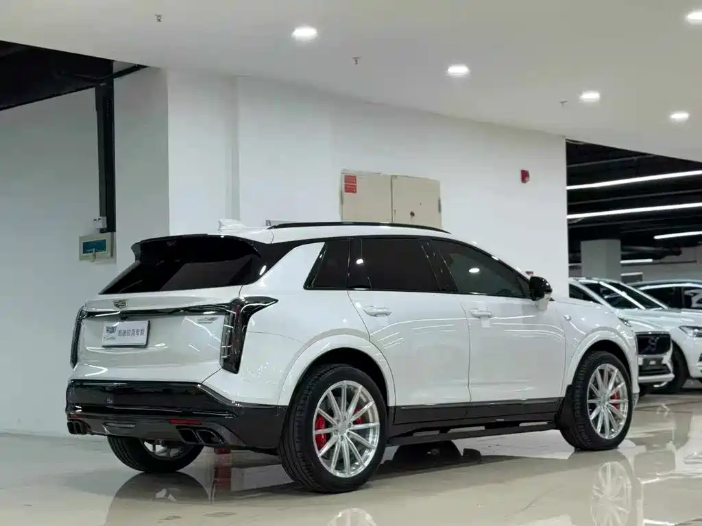 Cadillac XT5 — фото 9