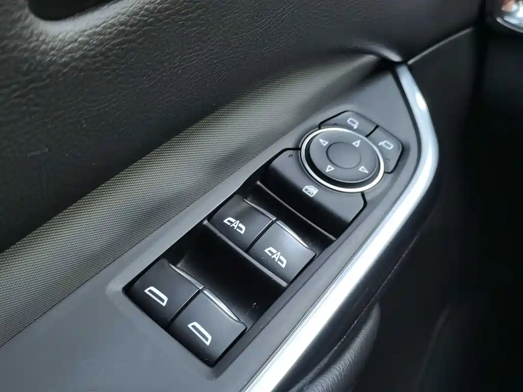 Cadillac XT4 — фото 14