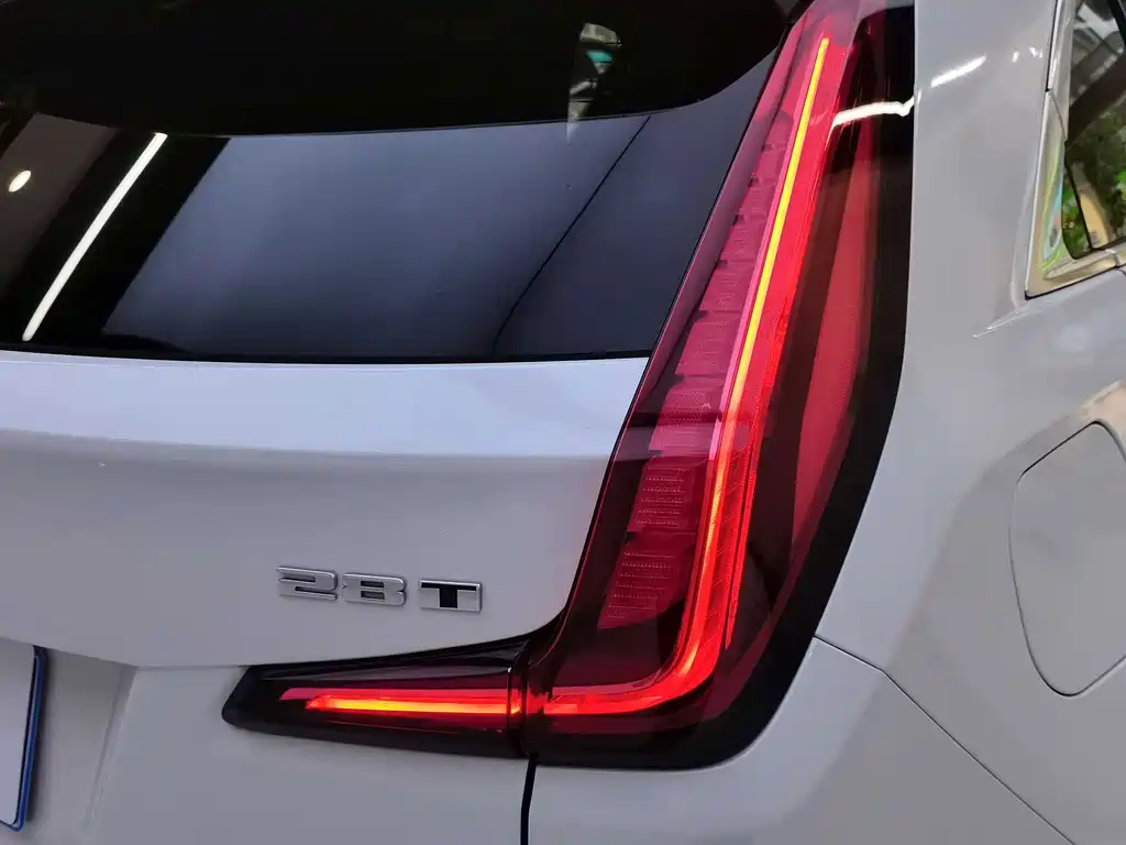 Cadillac XT4 — фото 17