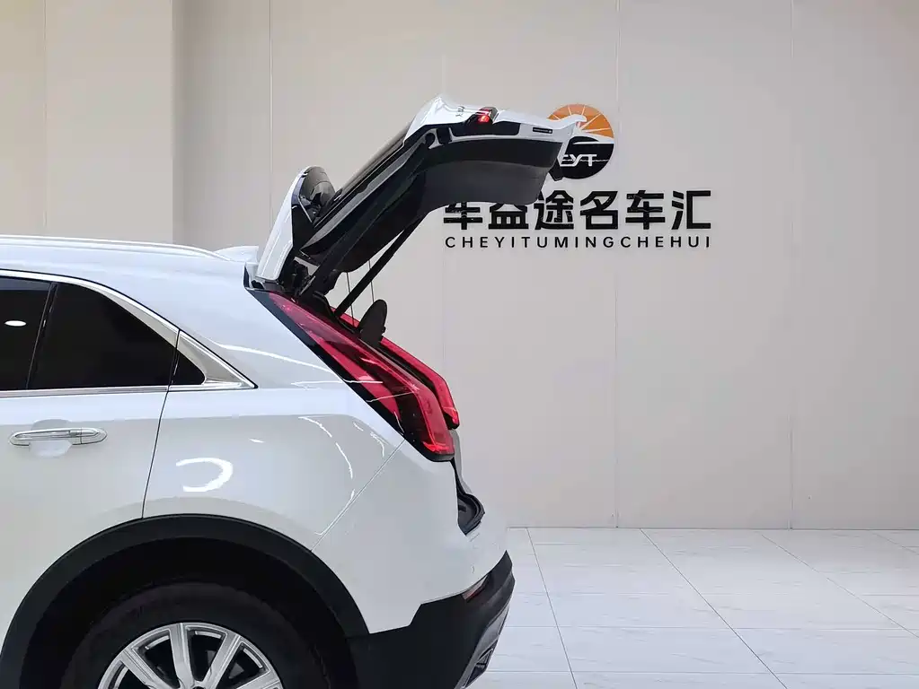 Cadillac XT4 — фото 18