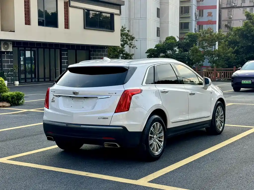 Cadillac XT5 — фото 5