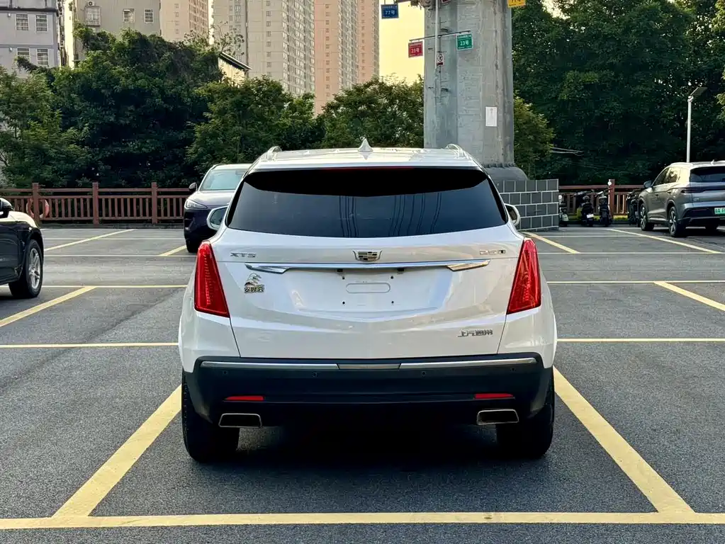 Cadillac XT5 — фото 6