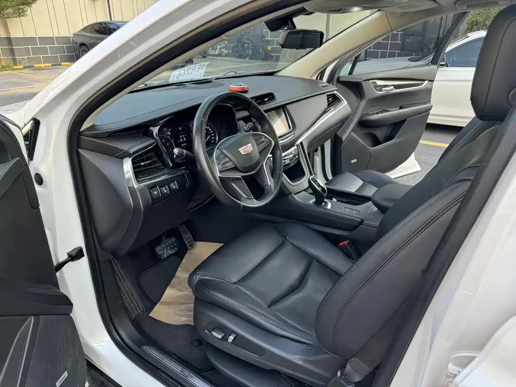 Cadillac XT5 — фото 9