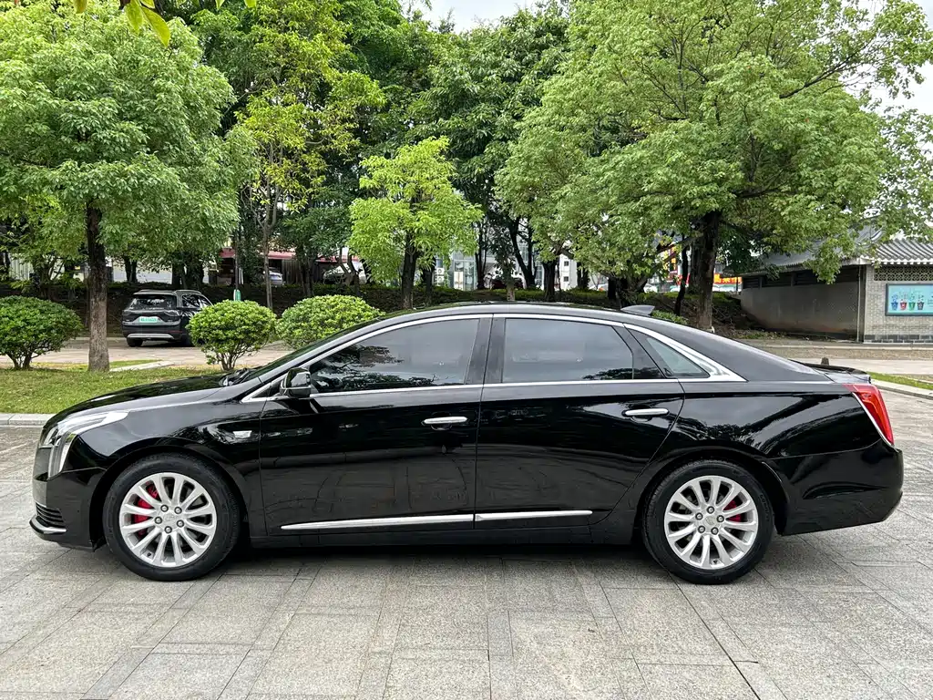 Cadillac XTS — фото 4