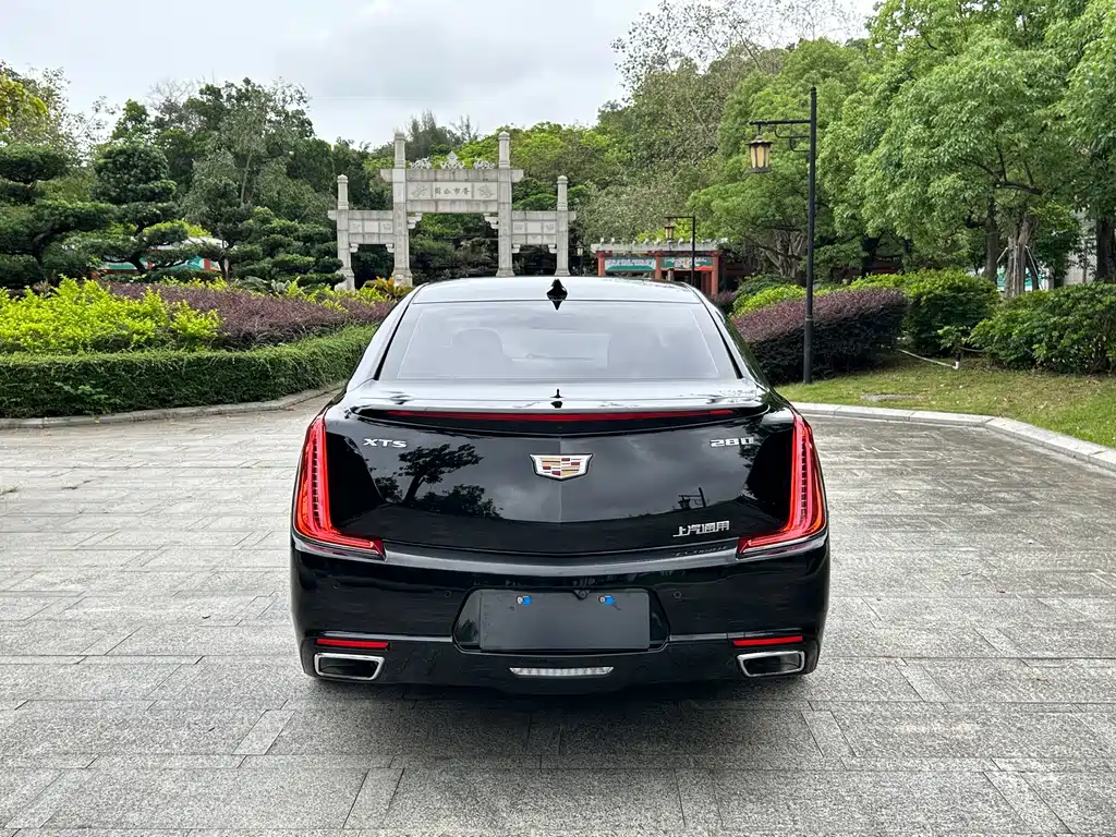 Cadillac XTS — фото 7