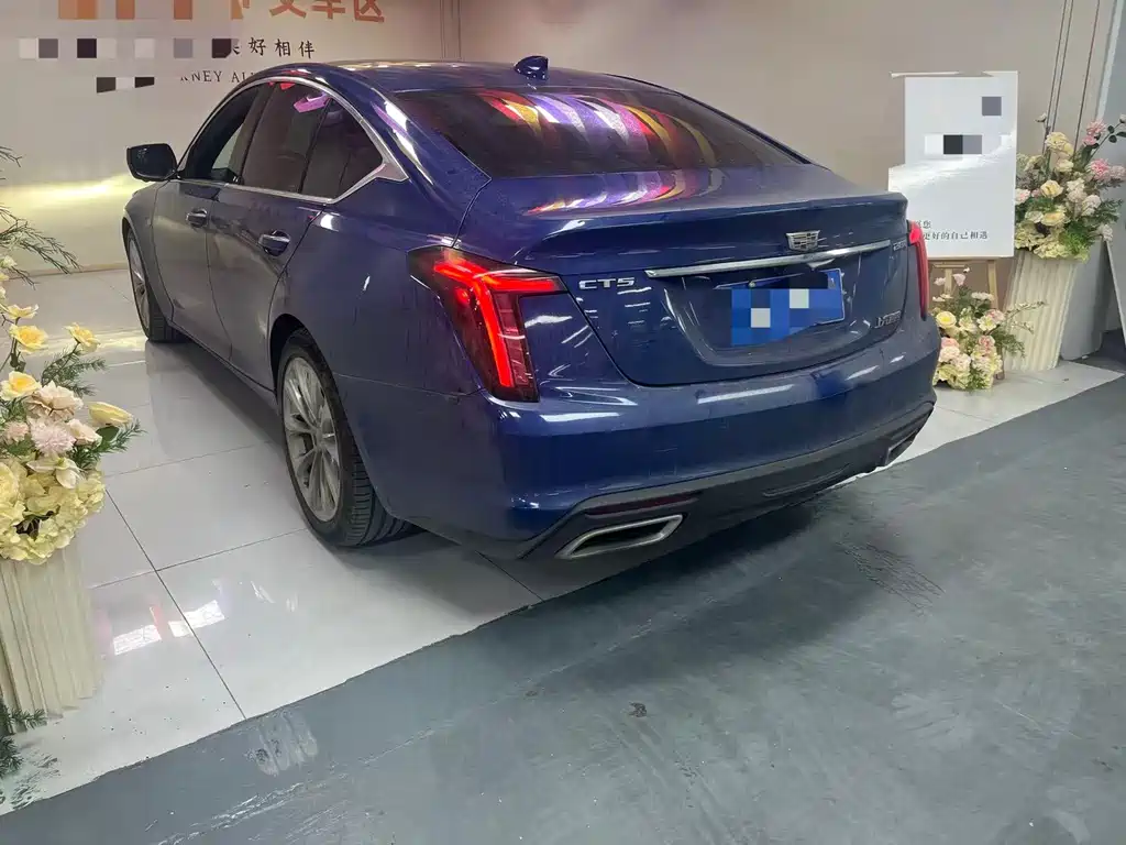 Cadillac CT5 — фото 7