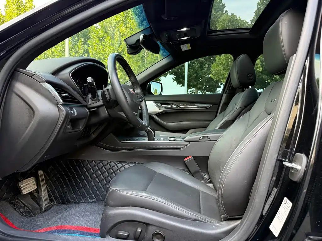 Cadillac CT5 — фото 5