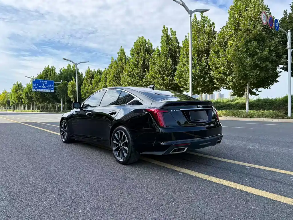 Cadillac CT5 — фото 9