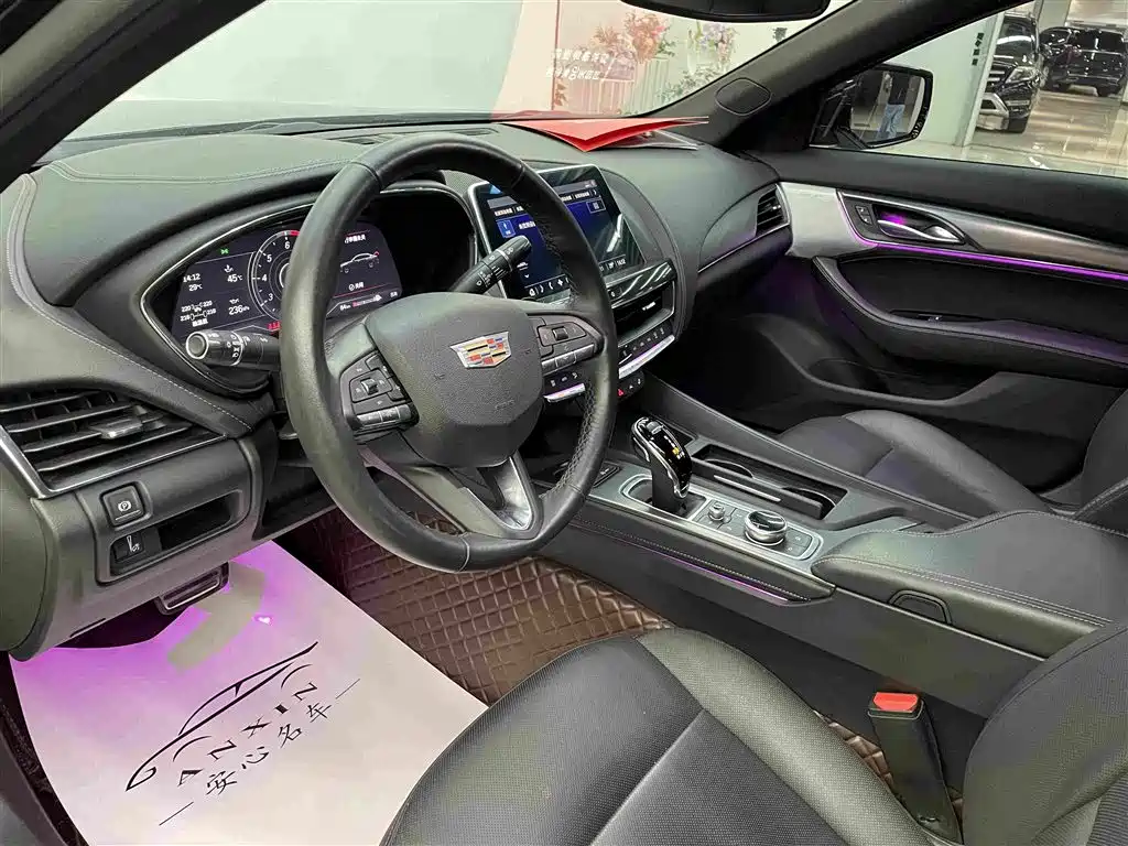 Cadillac CT5 — фото 8