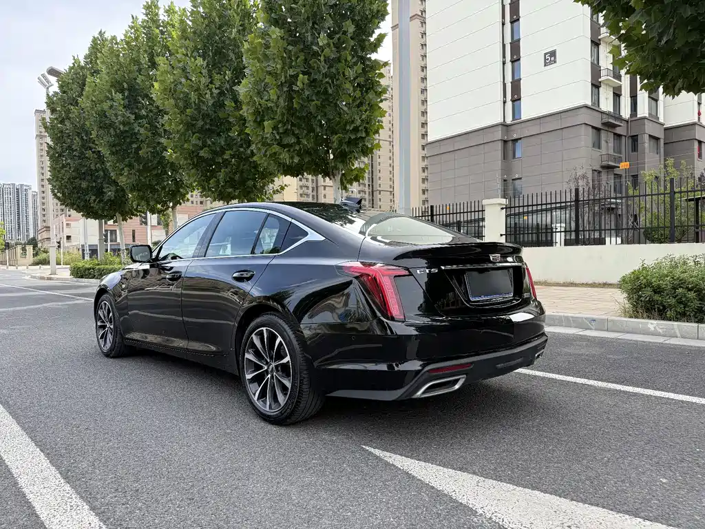 Cadillac CT5 — фото 8