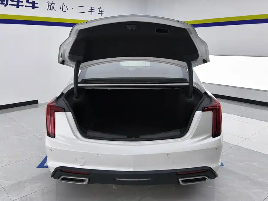 Cadillac CT5 — фото 4
