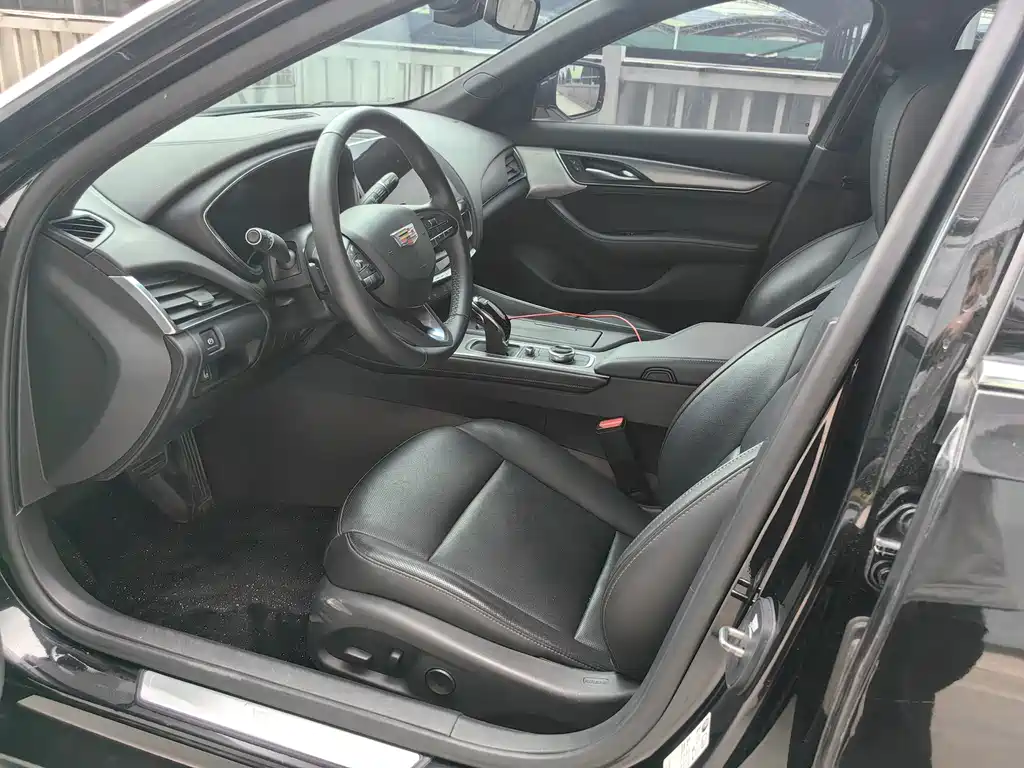 Cadillac CT5 — фото 14