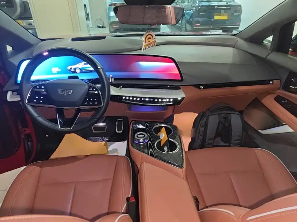 Cadillac IQ — фото 10
