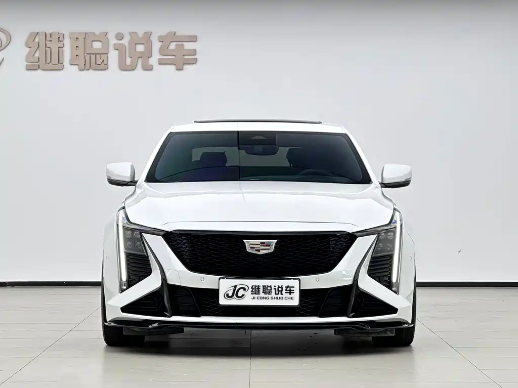 Cadillac CT5 — фото 2