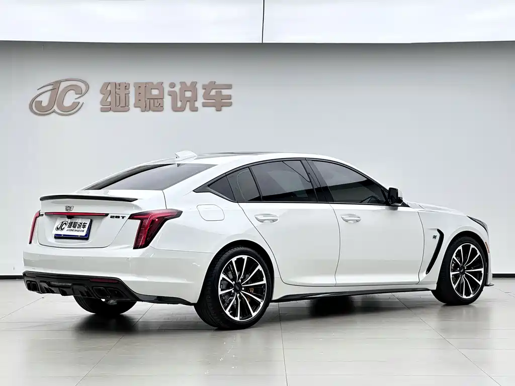 Cadillac CT5 — фото 3
