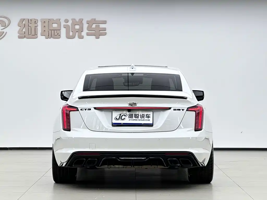 Cadillac CT5 — фото 5