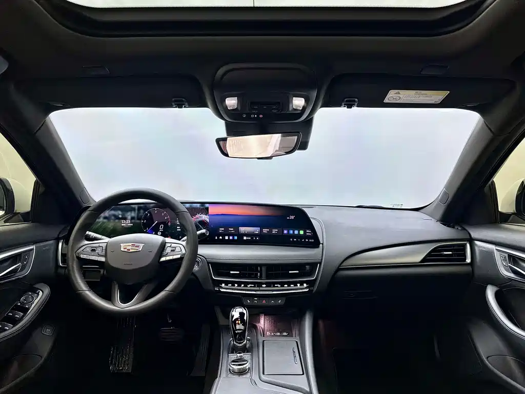 Cadillac CT5 — фото 6
