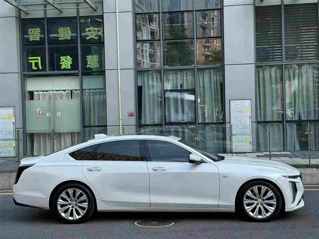 Cadillac CT6 — фото 4