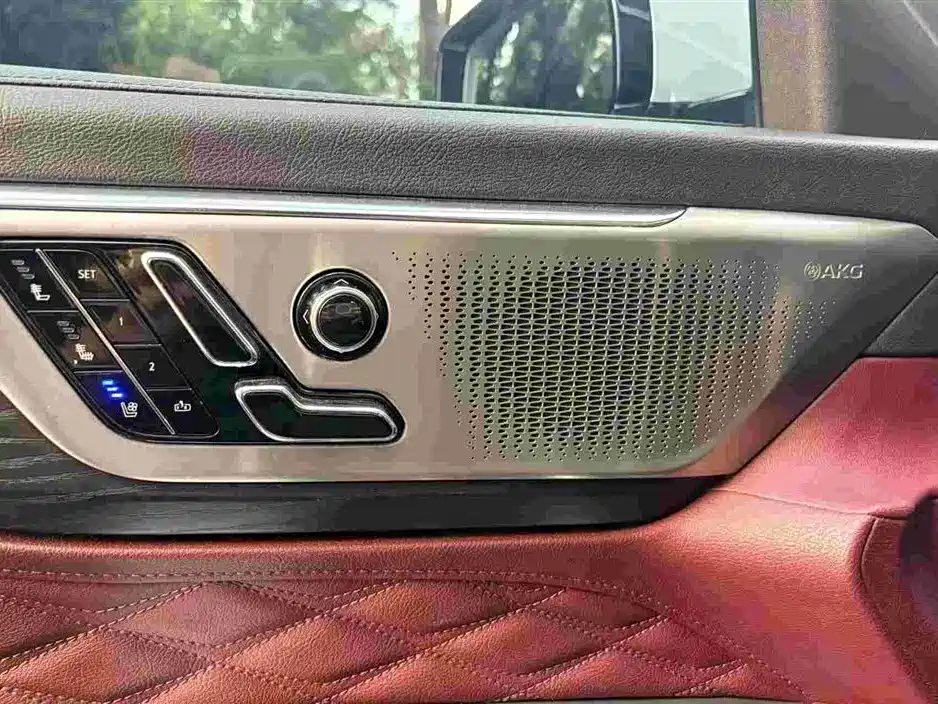 Cadillac CT6 — фото 9