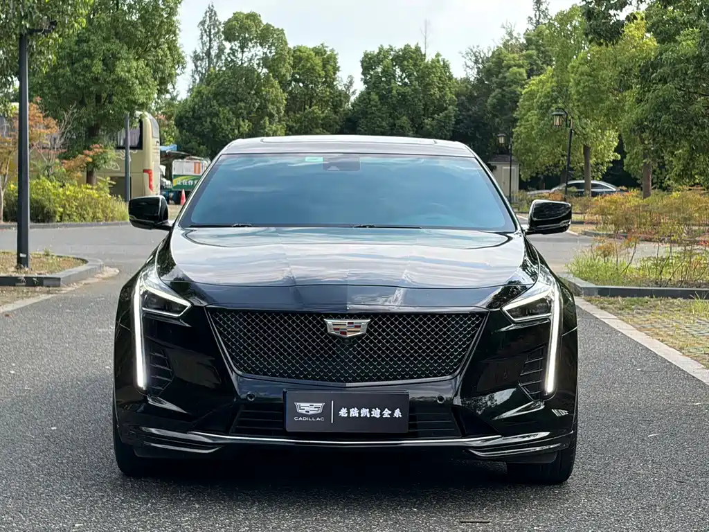 Cadillac CT6 — фото 8