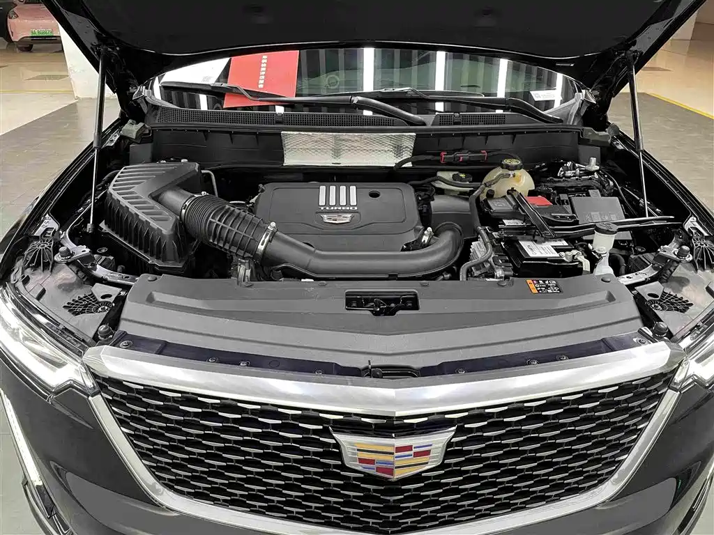 Cadillac XT6 — фото 22