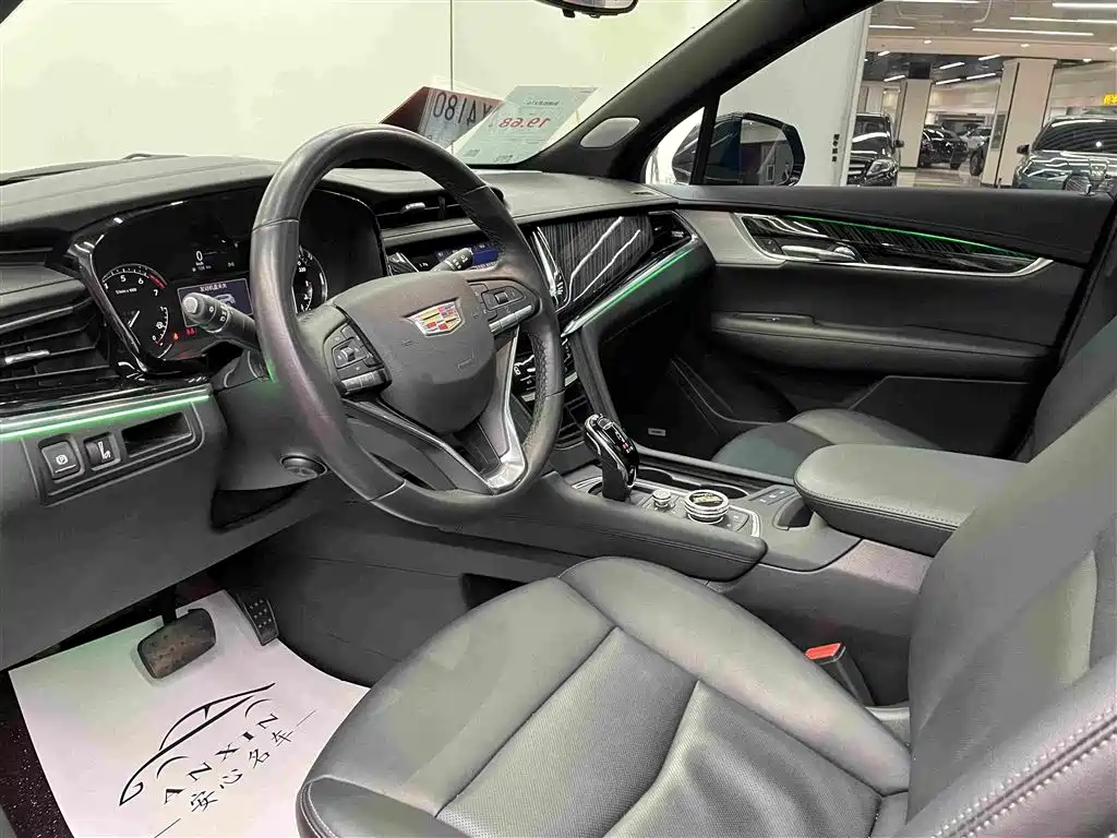 Cadillac XT6 — фото 8