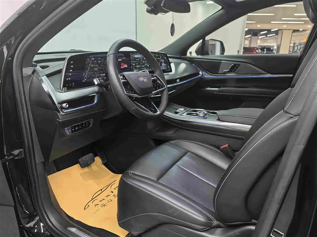 Cadillac XT5 — фото 7
