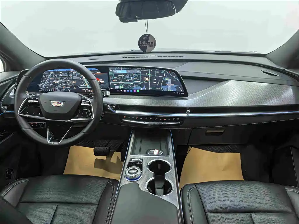 Cadillac XT5 — фото 10