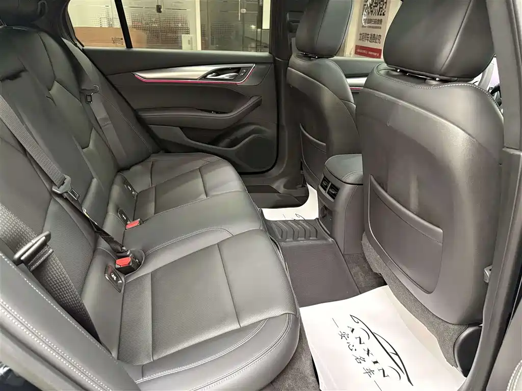 Cadillac CT5 — фото 23