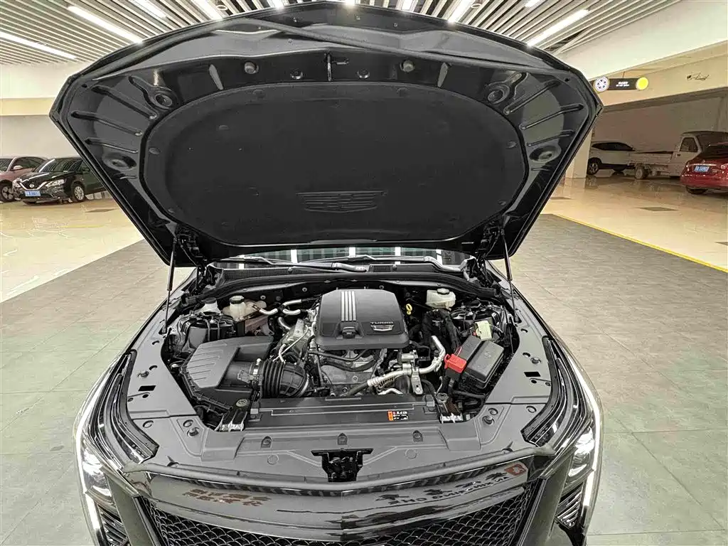 Cadillac CT5 — фото 24