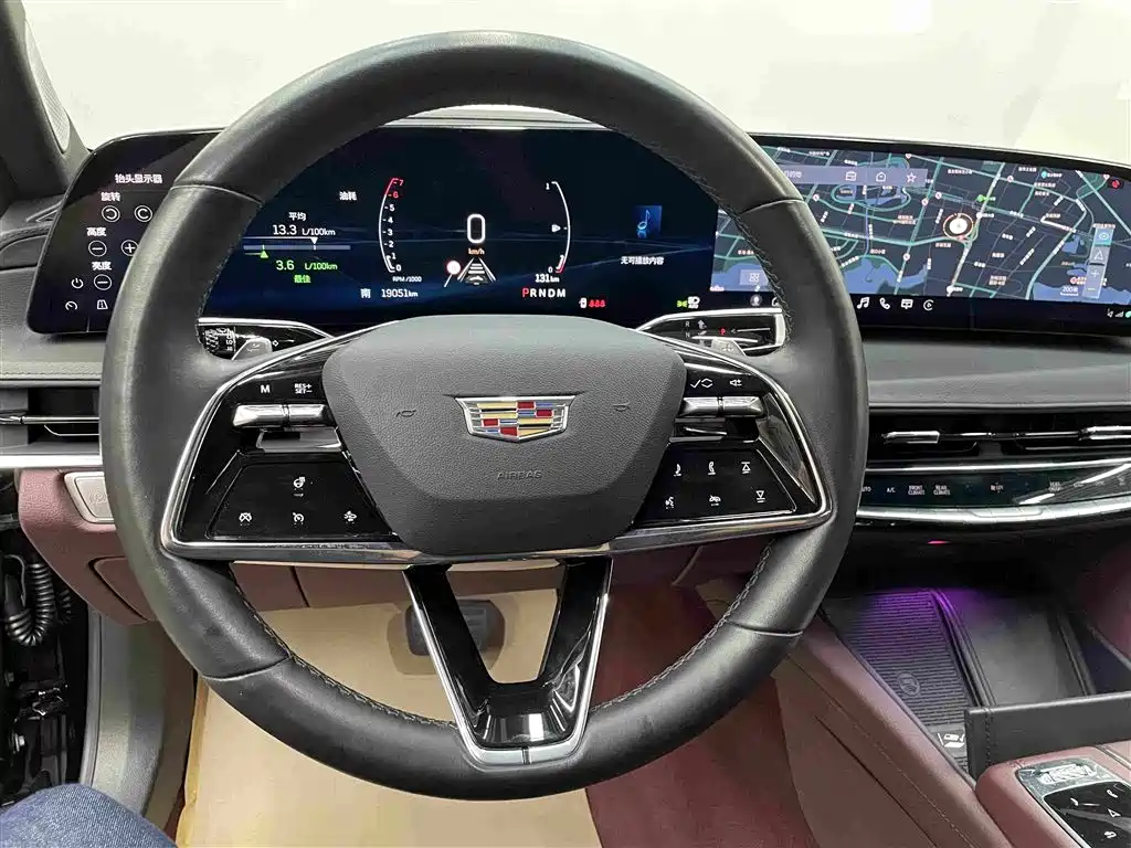 Cadillac CT6 — фото 11