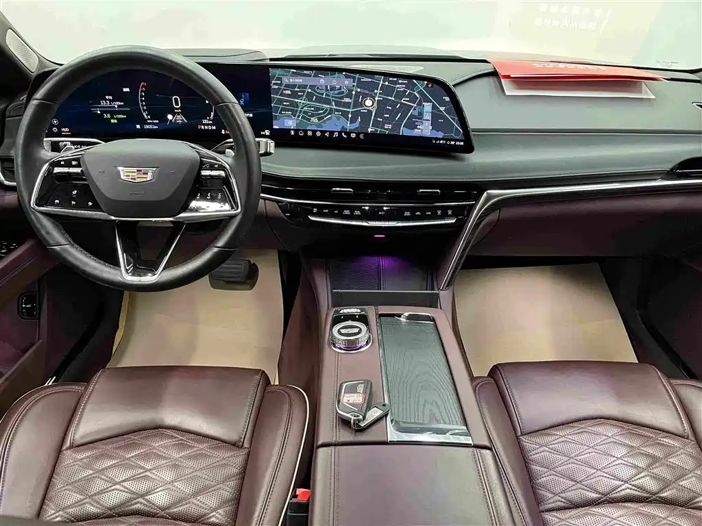Cadillac CT6 — фото 17