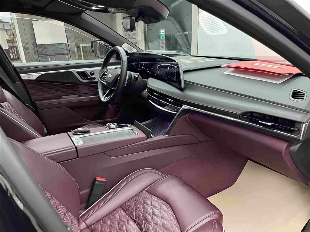 Cadillac CT6 — фото 20