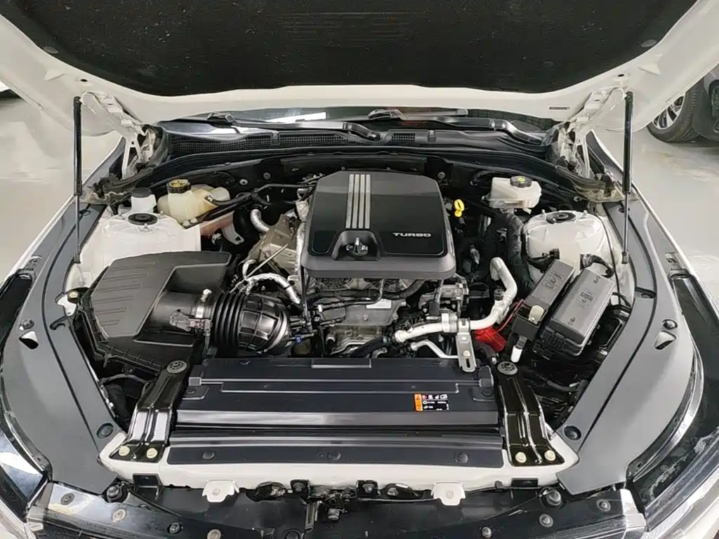 Cadillac CT4 — фото 21