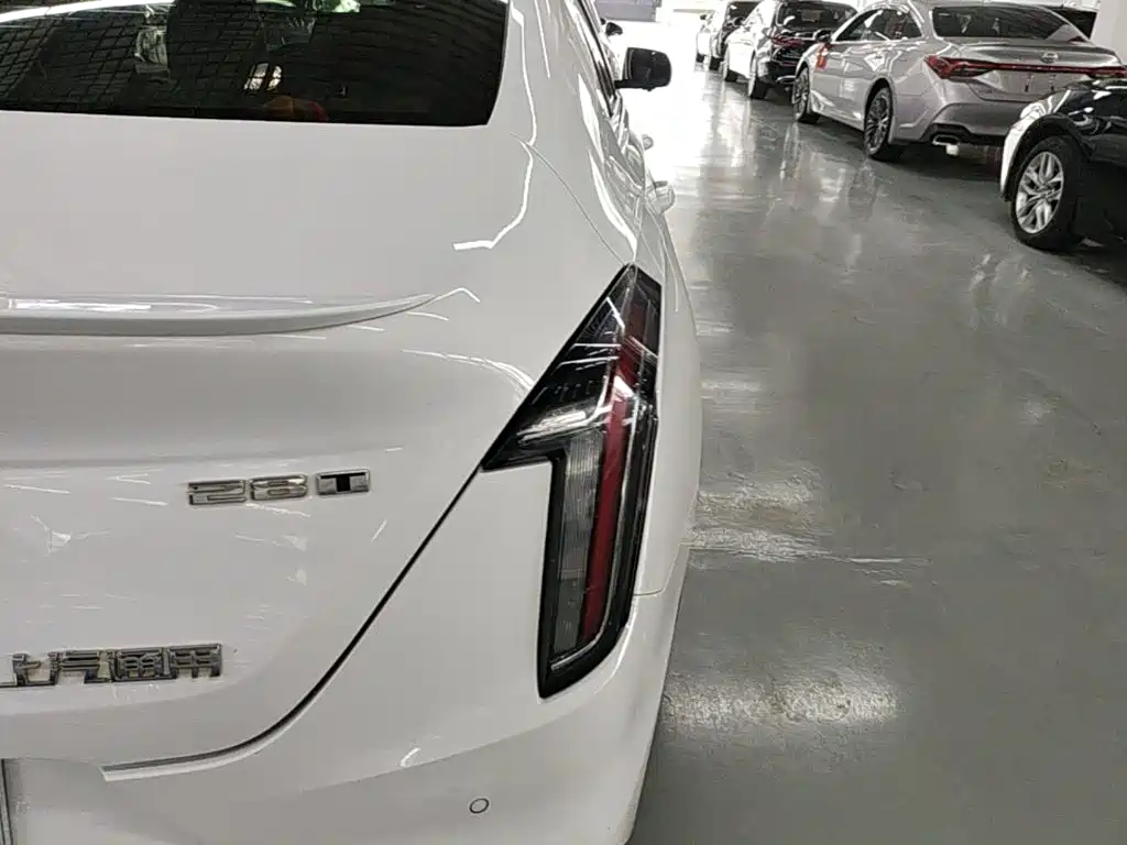 Cadillac CT4 — фото 49