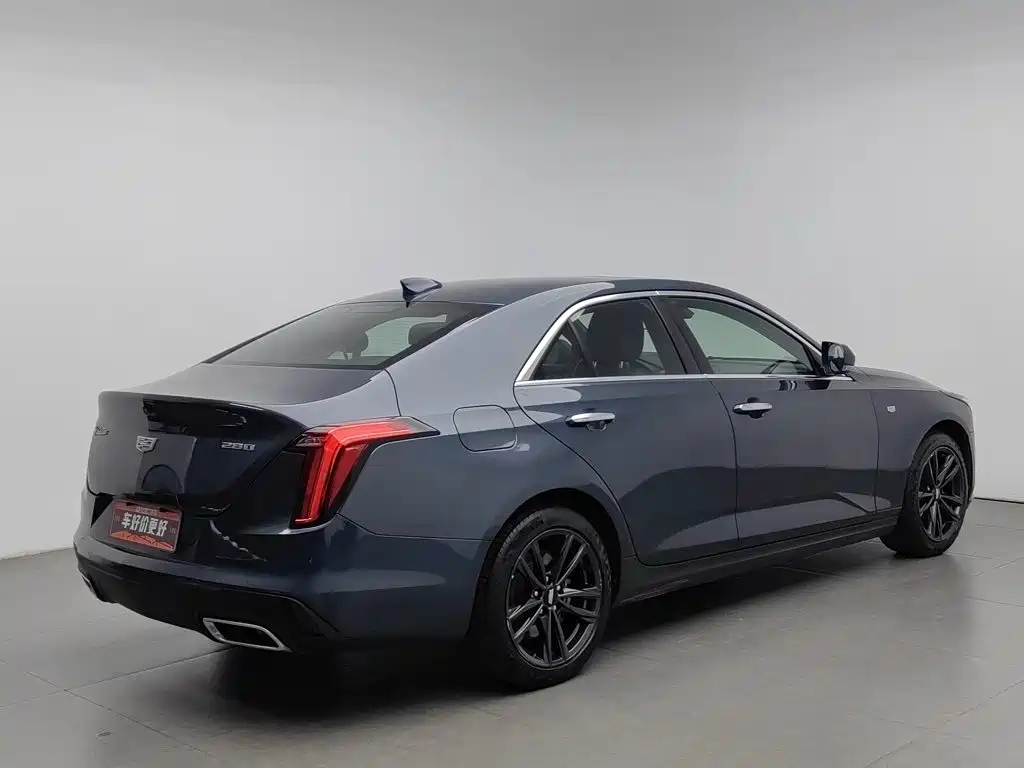 Cadillac CT4 — фото 2