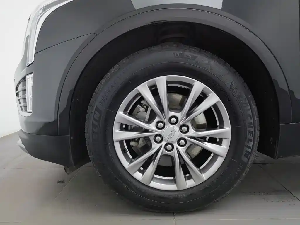 Cadillac XT5 — фото 17