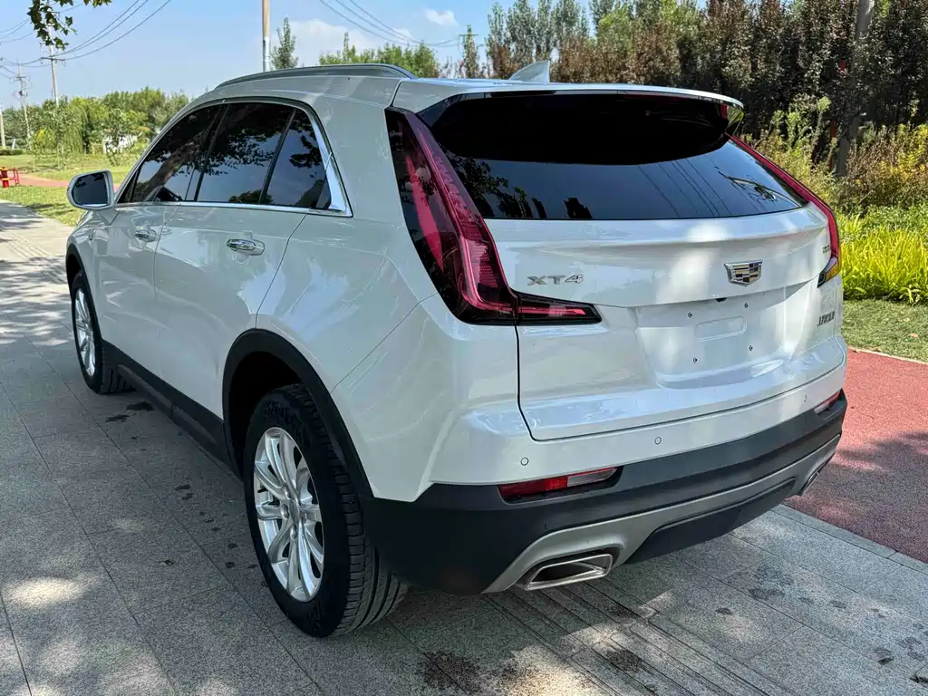 Cadillac XT4 — фото 6