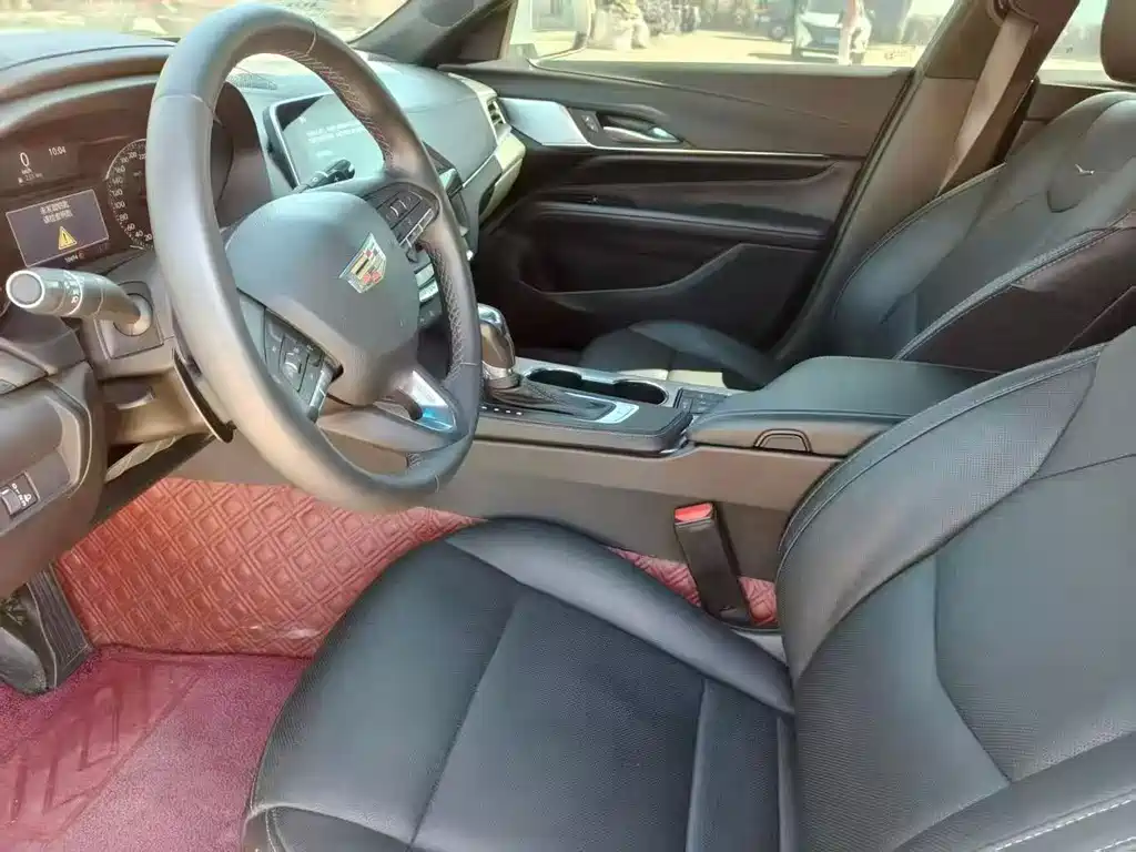 Cadillac CT4 — фото 5