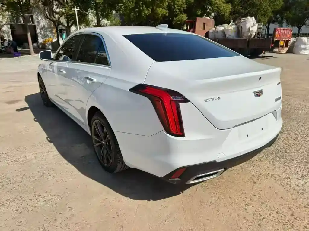 Cadillac CT4 — фото 7