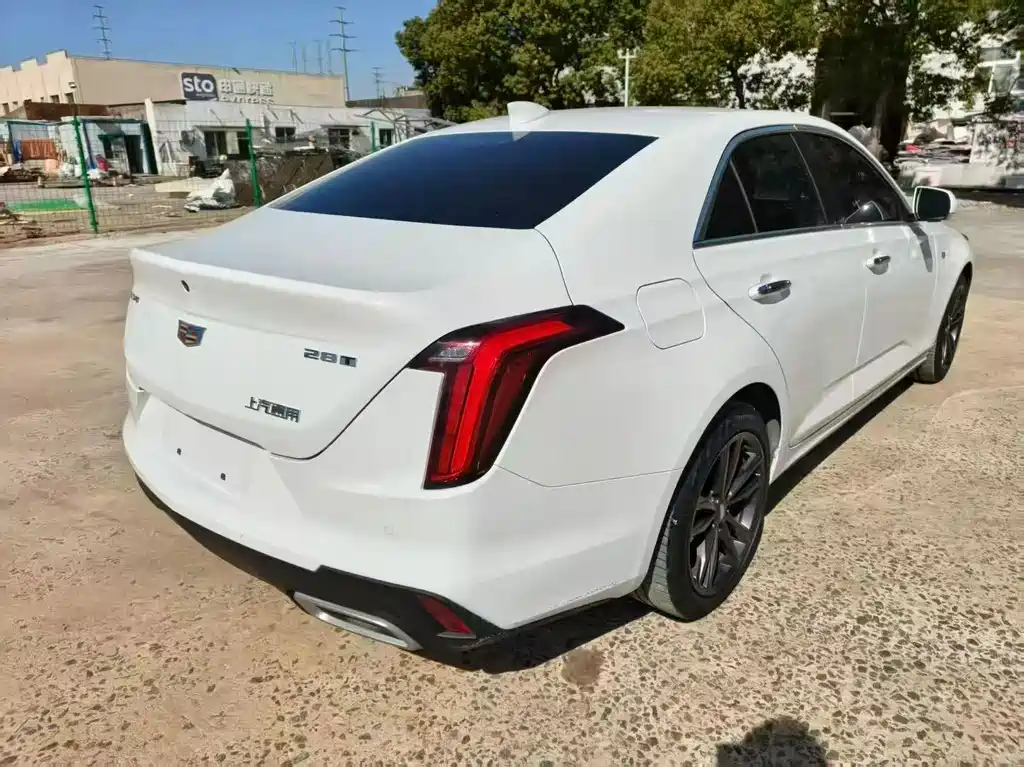 Cadillac CT4 — фото 9